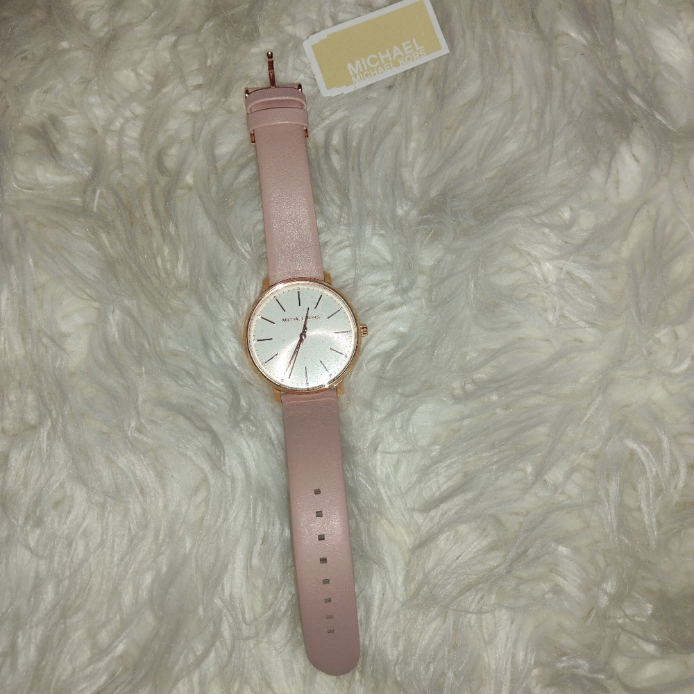 Michael Kors Rose gold & Pink watch.